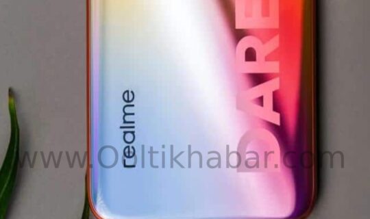 Realme GT5G भारत में उपलब्ध सबसे सस्ता Snapdragon 888 स्मार्टफोन है