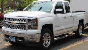 2024 Chevy Silverado EV: Electric Avalanche का उत्तराधिकारी 400 मील और आधार मूल्य $ 39,900 का दावा करता है